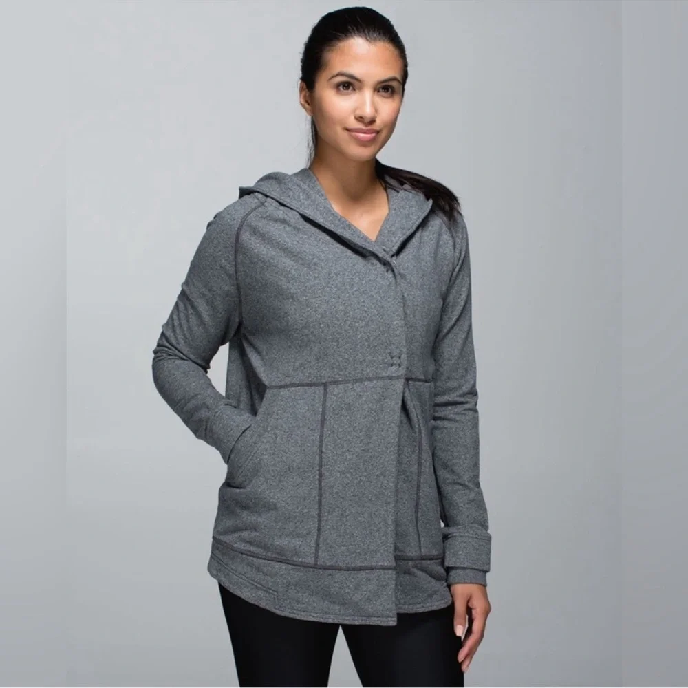 Lululemon Find Your Centre Wrap Hooded Jacket in heathered Gray women's size 6